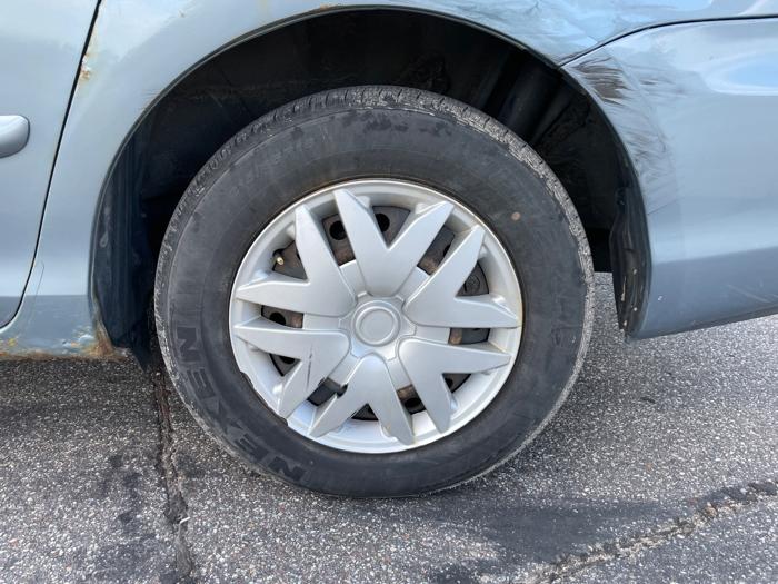 2006 toyota sienna le-7-passenger with 167195 miles for sale near elk-river, minnesota cc8e18214428448ab5f1dc16b575a02a.jpeg