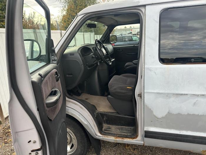 2001 dodge ram-wagon b2500 with 154485 miles for sale near elk-river, minnesota ccc64c407aa5402eb9dea1d21e9c8635.jpg