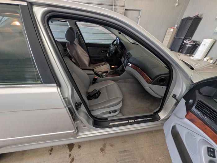 2003 bmw 5-series 530i with 180832 miles for sale near elk-river, minnesota cd5d2cff8b344219bd68e993e6a2dec2.jpg