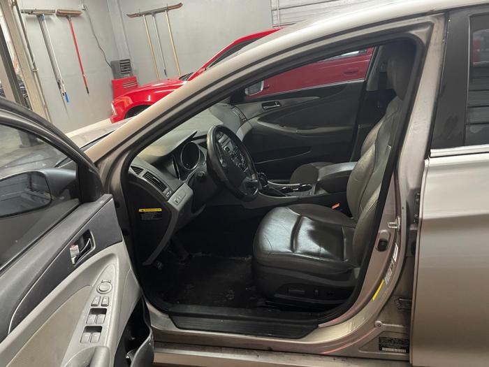 2012 hyundai sonata-hybrid base with 143849 miles for sale near elk-river, minnesota cd664122e74f44debee67c7d7be04a55.jpg