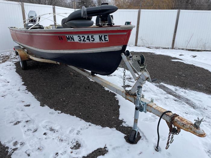 1981 lund 16ft- for sale near elk-river, minnesota cdbce1211d464cb9adeec9fbb02fb595.jpg