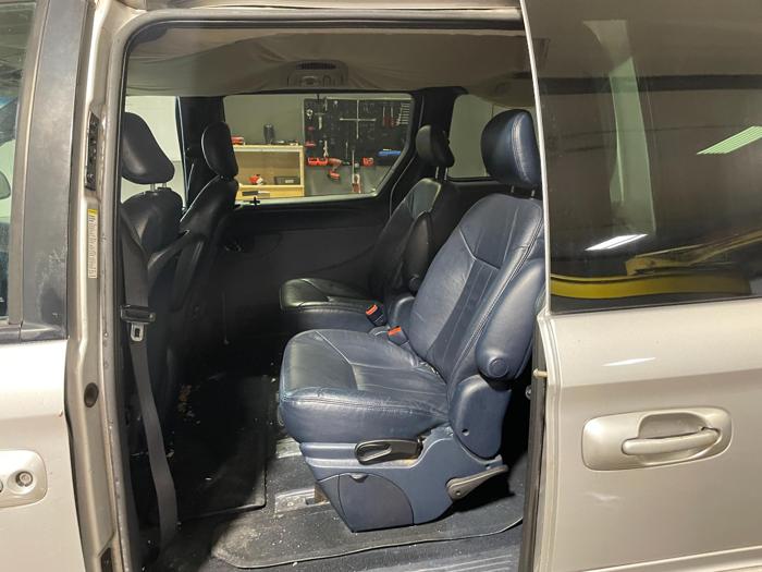 2001 chrysler town-and-country lxi with 235481 miles for sale near elk-river, minnesota cdda254502b34476889e130d3cdbc090.jpg