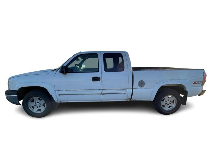 2004 chevrolet silverado-1500 ext.-cab-short-bed-4wd with 141858 miles for sale near elk-river, minnesota ce074cf6a198487496c02500b684fd5b.jpg