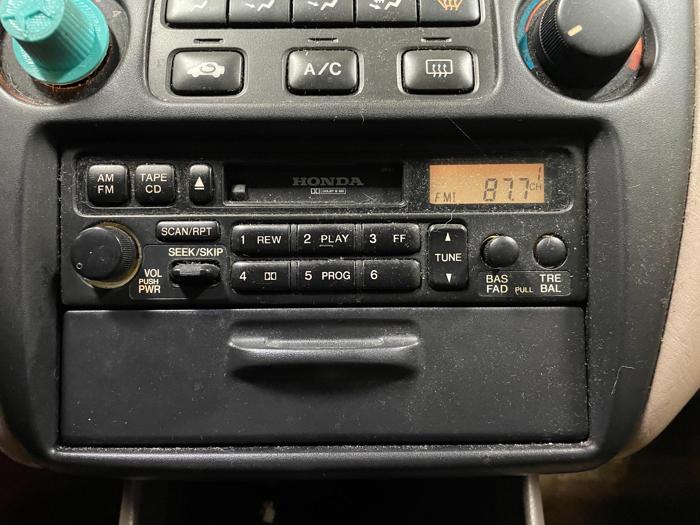 1998 honda accord lx-sedan with 210121 miles for sale near elk-river, minnesota ce390deb53634ffc96763275955e5fcf.jpg