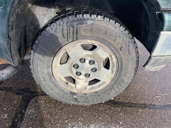 2006 chevrolet silverado-1500 ls-ext.-cab-4wd with 245271 miles for sale near fridley, minnesota cf223a9cc9464d50bbf1a5571fcf900d.jpeg