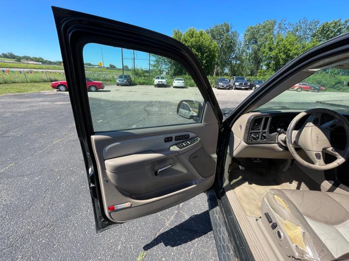 2006 gmc yukon-denali with 316678 miles for sale near shakopee, minnesota cf5508e2250f40449b3f90503e476aad.jpeg