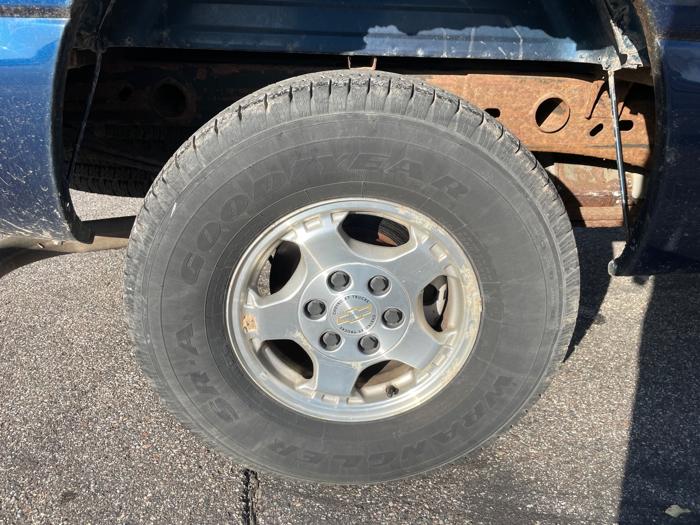 2000 chevrolet silverado-1500 ls-ext.-cab-3-door-long-bed-4wd with 134372 miles for sale near elk-river, minnesota cf72d9ddc38a496892800fcd9e538788.jpeg