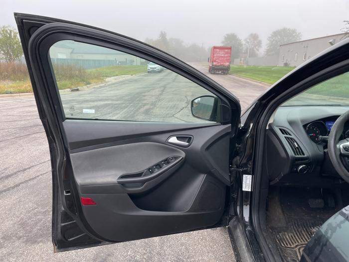 2013 ford focus se-sedan with 141999 miles for sale near elk-river, minnesota cfd8a664a8ef4b8484ef1a7f2c314153.jpeg