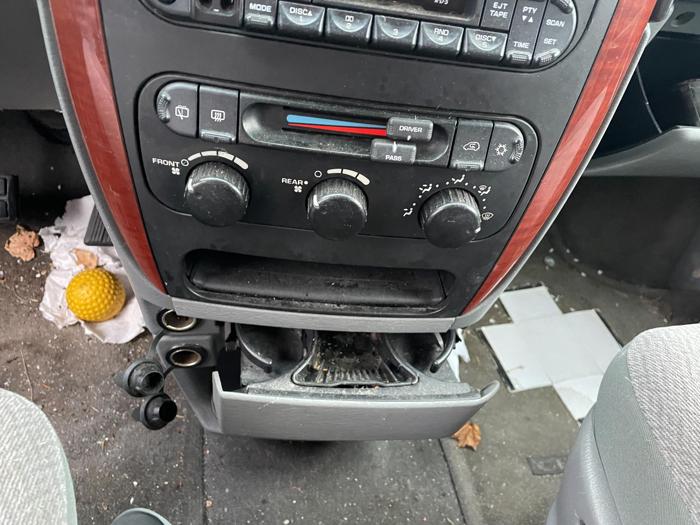 2007 chrysler town-and-country base-lx with 190974 miles for sale near elk-river, minnesota d0054580baad4caa8e9f7f5079460879.jpg