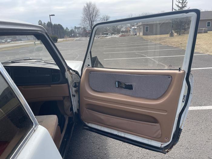 1989 saab 900 hatchback with 202811 miles for sale near columbus, minnesota d057fcac1ca04919b6a85d01239953a5.jpeg