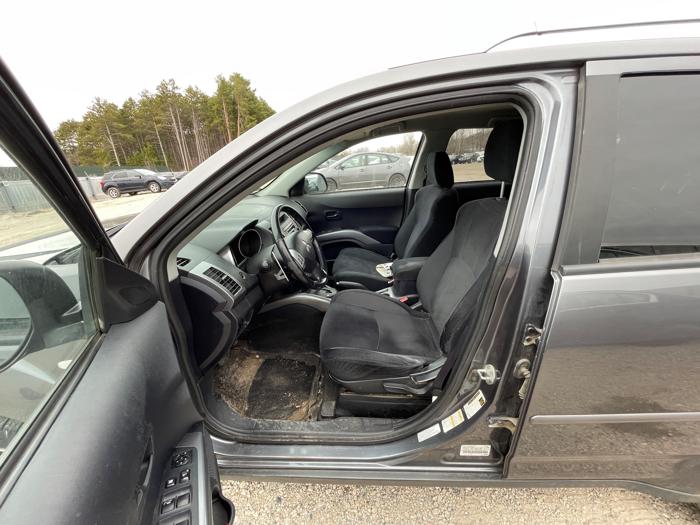 2007 mitsubishi outlander xls-4wd with 170169 miles for sale near elk-river, minnesota d0677ab5d5db41c39f554b1131c4e92a.jpeg