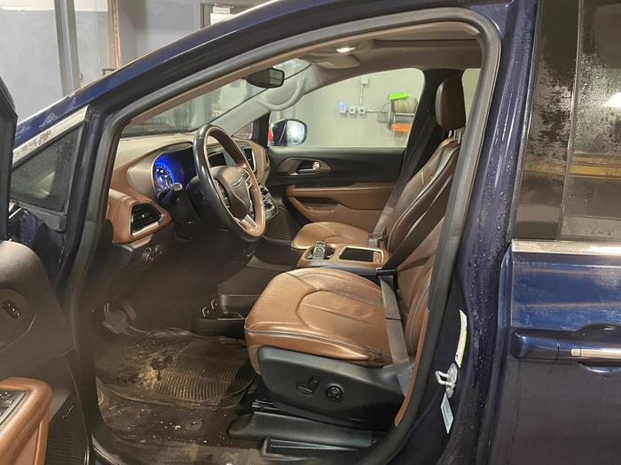 2017 chrysler pacifica limited with 117154 miles for sale near elk-river, minnesota d07bda3ebdfd48888e95bfd236017728.jpg