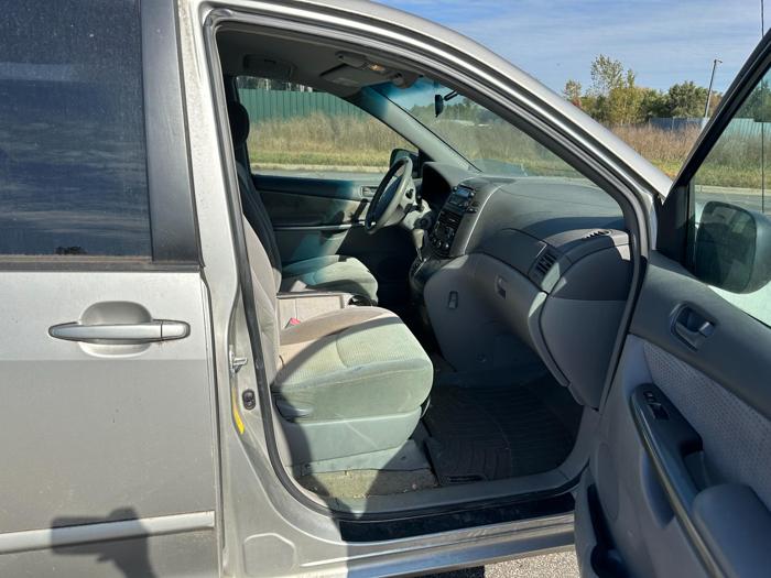 2006 toyota sienna le-7-passenger with 186110 miles for sale near elk-river, minnesota d09ecf1e1411477ca5d8dc0fb9a80e08.jpg
