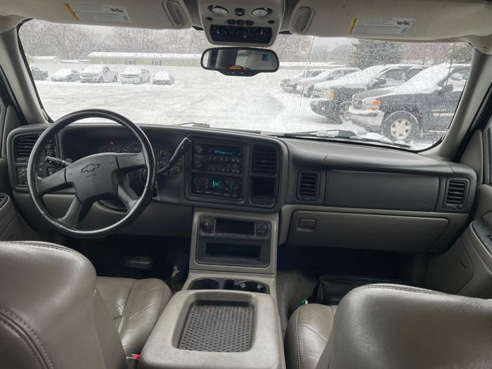 2004 chevrolet suburban 1500-4wd with 177654 miles for sale near fridley, minnesota d0a9ea6ae9fe4c87bdf2ffef06ef28e2.jpeg