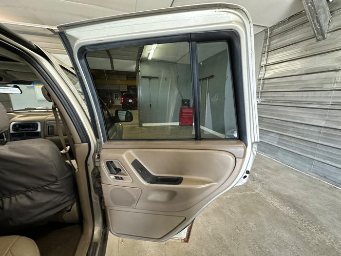 2003 jeep grand-cherokee laredo-4wd with 200465 miles for sale near elk-river, minnesota d0d404b3182f4e2880d05743936bdf3e.jpeg