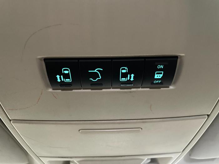 2008 chrysler town-and-country touring-signature with 172420 miles for sale near elk-river, minnesota d10c1b825fa24b8098a528c3e0261a1f.jpg