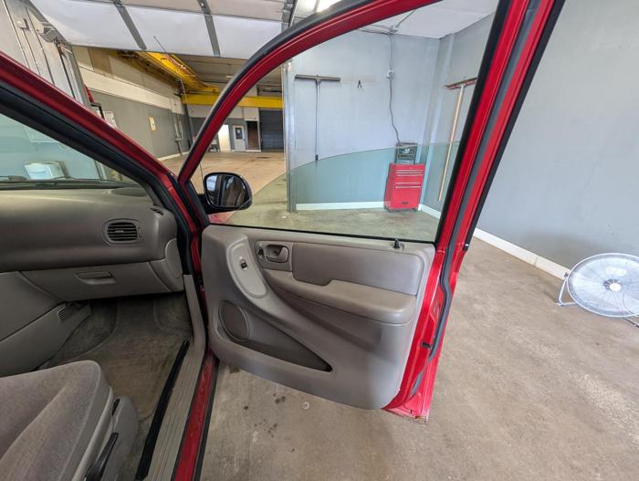 2002 chrysler town-&-country lx with 220729 miles for sale near elk-river, minnesota d1223ce29044403e9878da219ae2b264.jpg