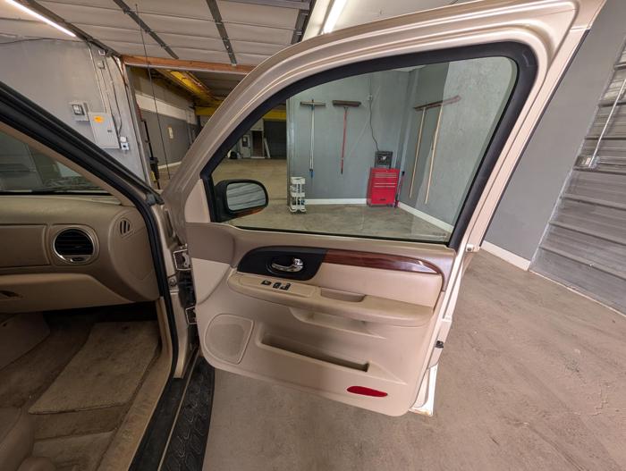 2004 gmc envoy sle-4wd with 196701 miles for sale near elk-river, minnesota d13feb94bcb545a6801b2aca4059b4ca.jpg