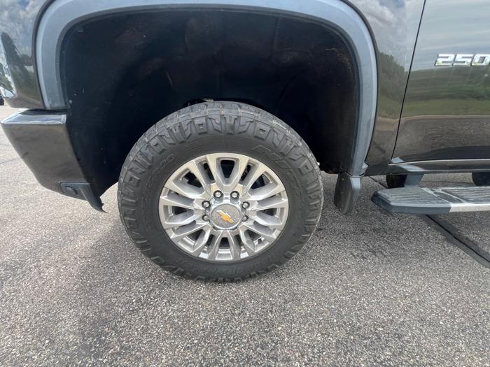 2020 chevrolet silverado-2500hd high-country-crew-cab-short-box-4wd with 54725 miles for sale near savage, minnesota d151d933238a420e997ce9e5e7218e82.jpeg