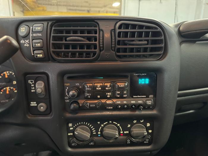 1999 chevrolet blazer 4-door-4wd with 195804 miles for sale near elk-river, minnesota d159ea85f26249cda2c00ea7f1cde398.jpeg