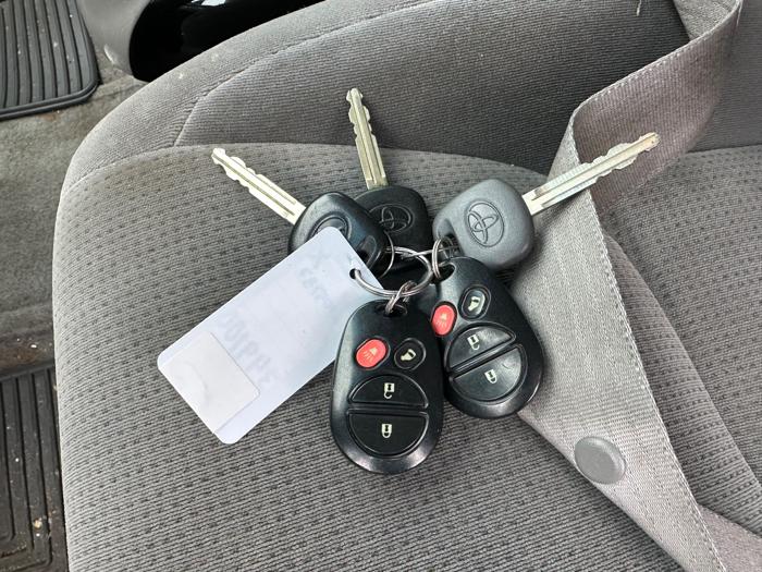 2005 toyota sienna with 254089 miles for sale near elk-river, minnesota d1a96c9ffa1b432e8a902689ae83c2e0.jpeg