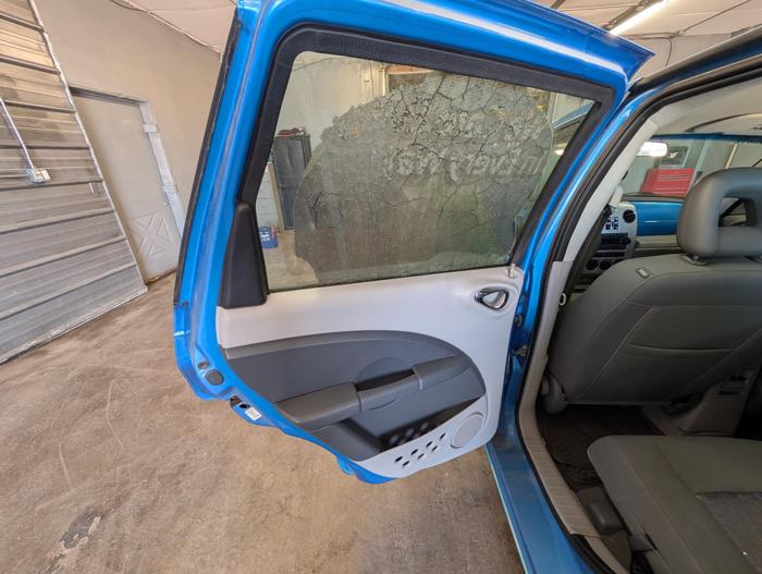 2008 chrysler pt-cruiser base with 98899 miles for sale near elk-river, minnesota d1bbaf27458342a99944d0c3a6b3f5ac.jpg