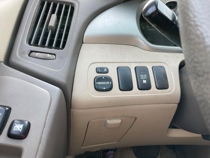 2006 toyota highlander v6-2wd-with-3rd-row-seat with 194228 miles for sale near elk-river, minnesota d1c81633c98047a48f22effca1d0bd65.jpeg