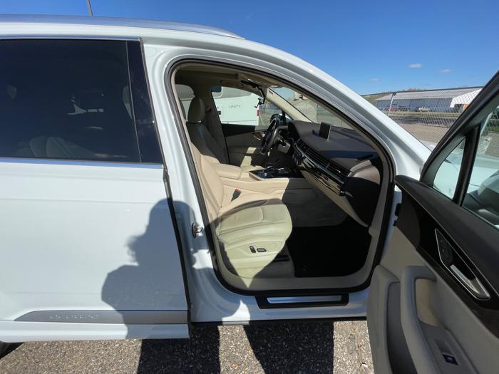 2017 audi q7 3.0-premium-plus-quattro with 116311 miles for sale near annandale, minnesota d1dc3f3576ef454f8d891467d34b8bf8.jpeg