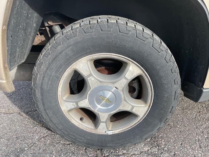 2006 chevrolet trailblazer ls-4wd with 205963 miles for sale near elk-river, minnesota d1f521ad0bac478284b7b45d57d59070.jpeg