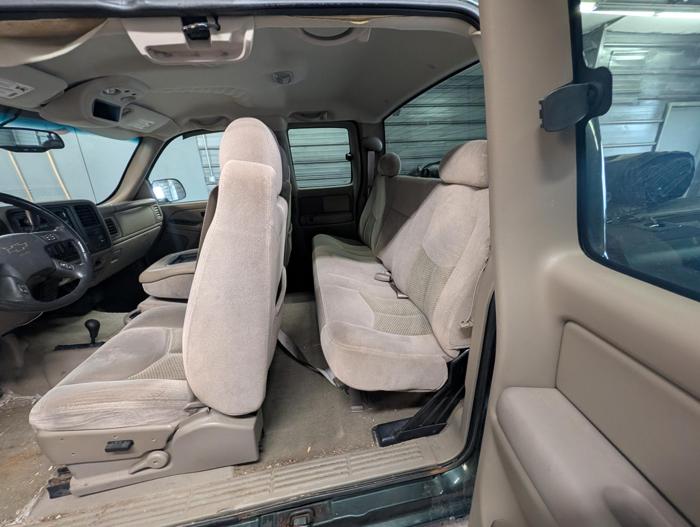 2004 chevrolet silverado-1500 work-truck-ext.-cab-short-bed-4wd with 322888 miles for sale near elk-river, minnesota d24825e9ca384993b62da0606800855f.jpg
