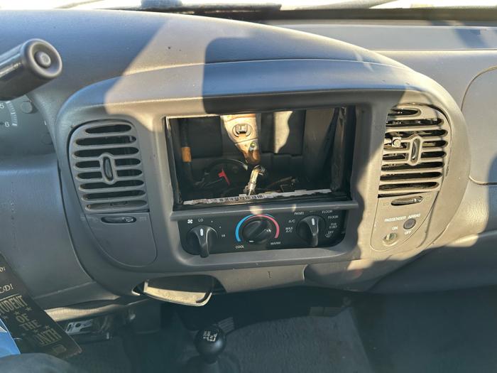 2003 ford f-150 xl-supercab-4wd for sale near elk-river, minnesota d29d2983850c4fc894919b79297de81b.jpeg