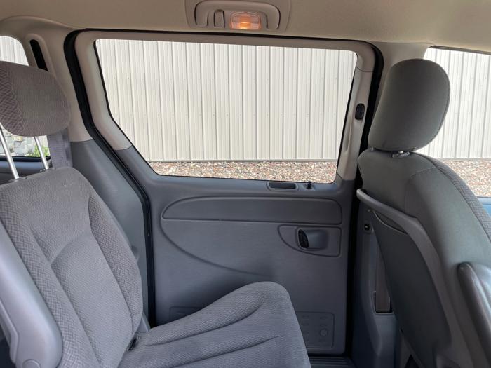 2007 chrysler town-&-country touring with 161981 miles for sale near elk-river, minnesota d2a343e07c024e5c920e28e5a22a21cb.jpeg