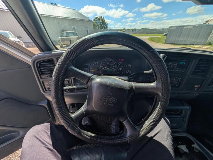 2001 chevrolet silverado-1500 ext.-cab-short-bed-4wd with 212525 miles for sale near elk-river, minnesota d2b0e5cffe6c4157b7b5e4bfed6c276f.jpg