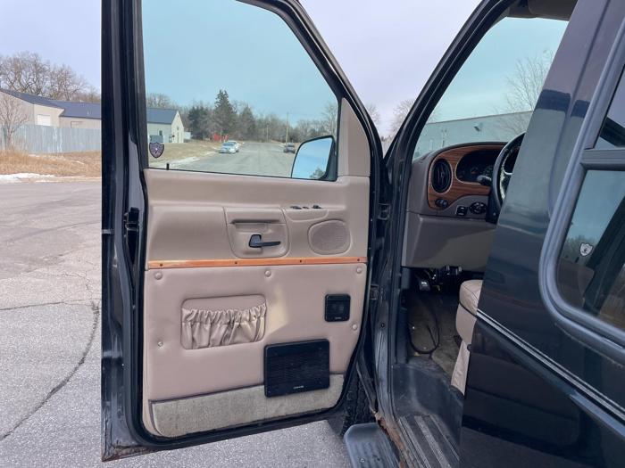 1999 ford e-150 with 89626 miles for sale near elk-river, minnesota d35af3f6fd50499c9aa2f16718780ba4.jpg