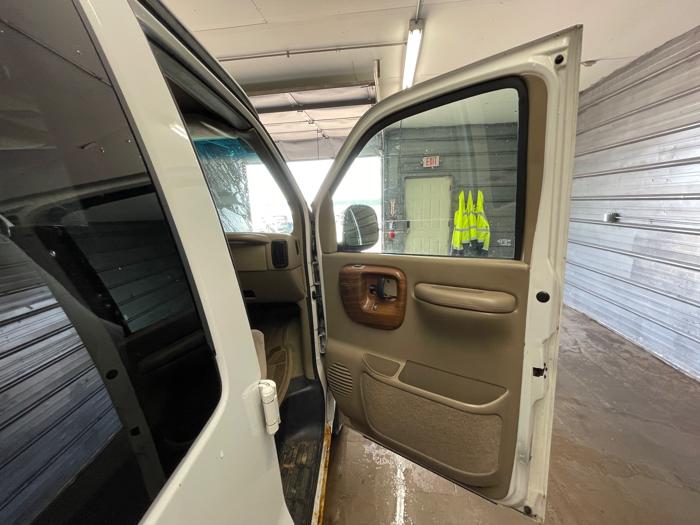 2002 chevrolet express 1500-cargo with 207977 miles for sale near elk-river, minnesota d38fb7ad214f483e99c0a44ebcc87913.jpeg