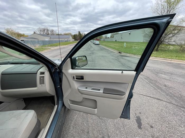 2011 ford escape xlt-fwd with 148766 miles for sale near elk-river, minnesota d3a63628fdc4476396ac42e51dc3b7e8.jpeg