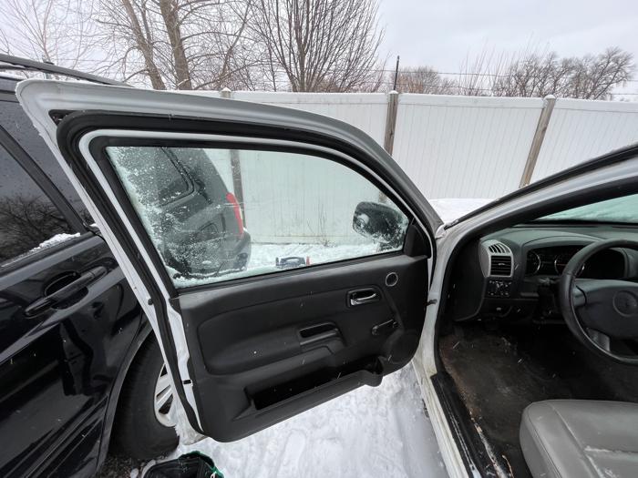 2009 chevrolet colorado work-truck-2wd with 152452 miles for sale near elk-river, minnesota d3b99a580d294586be051f1405e3c9f0.jpeg