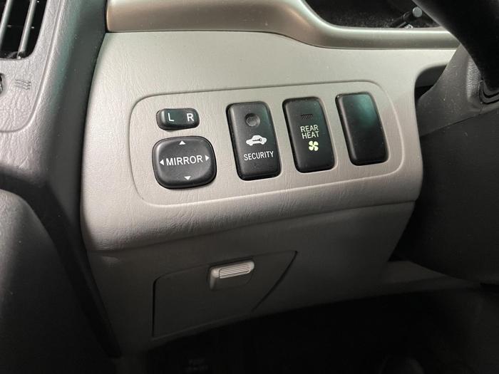 2004 toyota highlander with 181286 miles for sale near elk-river, minnesota d3defb7a46f34e99896eba82343b6861.jpg