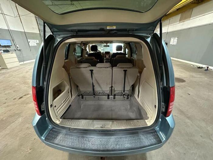 2010 chrysler town-&-country lx with 126535 miles for sale near elk-river, minnesota d403774294ee4348bab1091e8e7f022e.jpg
