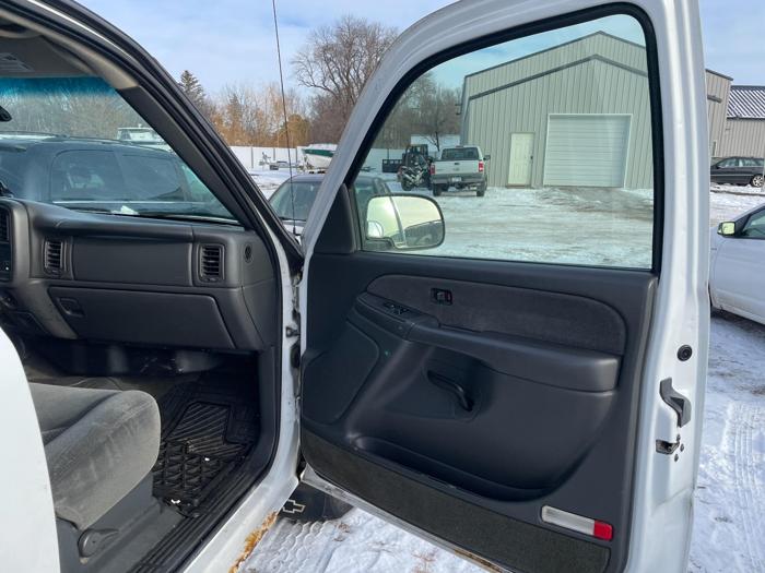 2003 chevrolet silverado 1500 with 212825 miles for sale near elk-river, minnesota d4542378259f485ea6d80a8a107035bd.jpg