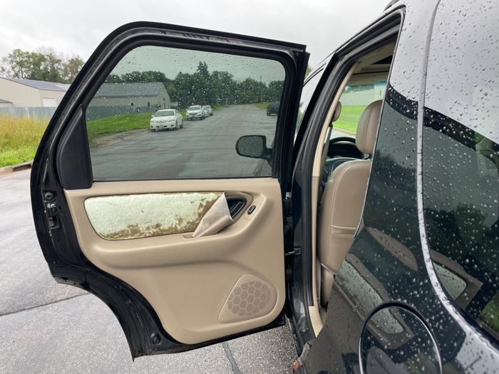 2004 ford escape limited-4wd with 176387 miles for sale near elk-river, minnesota d469d331782c48bca5d9823c92a91cd6.jpeg