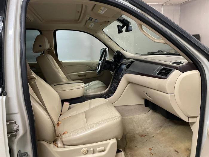 2008 cadillac escalade luxury with 166130 miles for sale near elk-river, minnesota d4a723d22efa42d4bafd7f07ced610ea.jpg