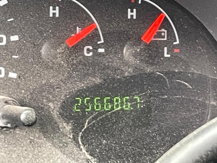 2006 ford econoline e-150 with 256687 miles for sale near elk-river, minnesota d4cb72f19fa14f7d8484798c4f713184.jpeg