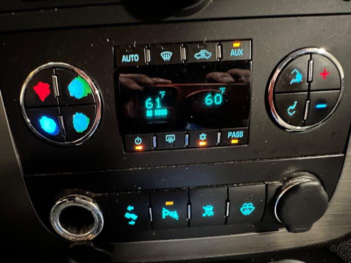 2007 chevrolet suburban lt1-1500-4wd with 322050 miles for sale near elk-river, minnesota d4db8e2b08794161abca2d250dd80791.jpeg