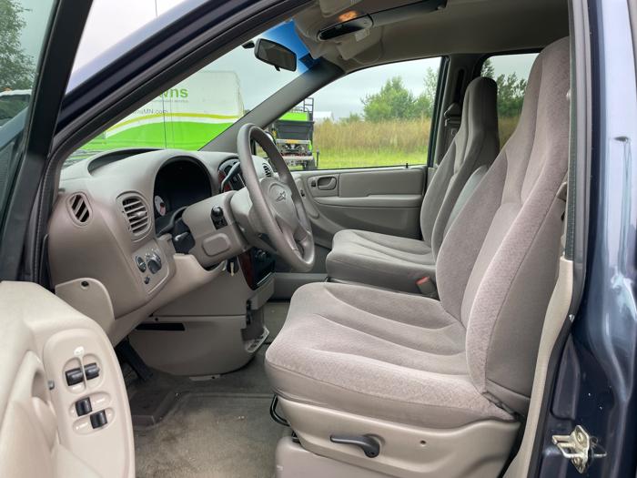 2002 chrysler town-&-country lx with 87452 miles for sale near elk-river, minnesota d528bb0a3e0b454fb8ce3f36a39f34b0.jpeg