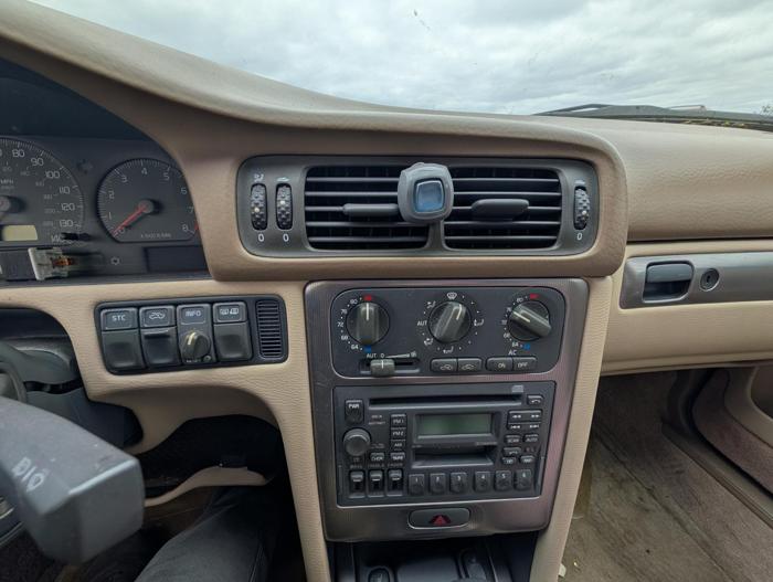 1999 volvo s70 t5 for sale near elk-river, minnesota d52f8bf71eae477fbb644dbca1996af4.jpg