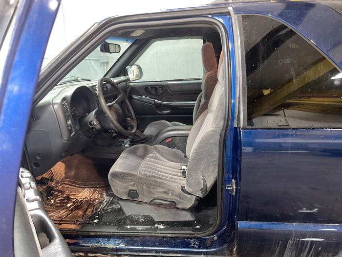 2002 chevrolet blazer 2-door-4wd-ls with 141544 miles for sale near elk-river, minnesota d5353ead8d3f4e758335b0c744cbf0f7.jpeg