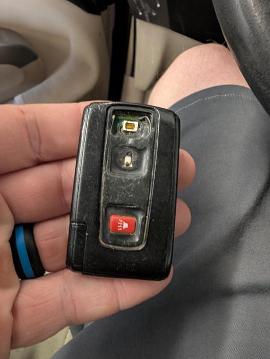 2005 toyota prius 4-door-liftback with 272841 miles for sale near elk-river, minnesota d546b1d7553f49129e4ba1cde1a49772.jpg
