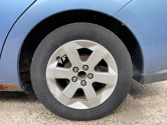 2005 toyota prius 4-door-liftback with 172513 miles for sale near elk-river, minnesota d5648ef4a427402a9d9f79a592b6a52e.jpeg