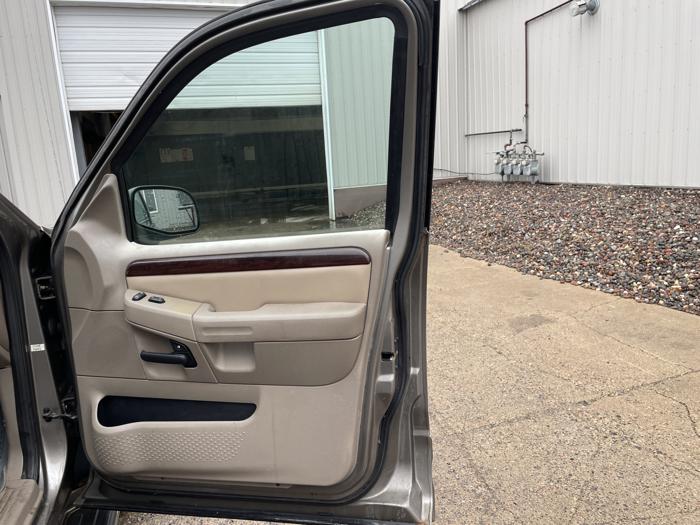 2003 ford explorer limited with 163382 miles for sale near elk-river, minnesota d585cf15e8ef45cfba7eab1510b4d365.jpg